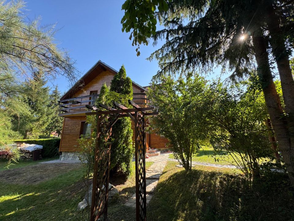 CASA DE VACANTA- PORUMBACU DE SUS (VALEA ZANELOR)-DE VANZARE – fotografia 1 din 7