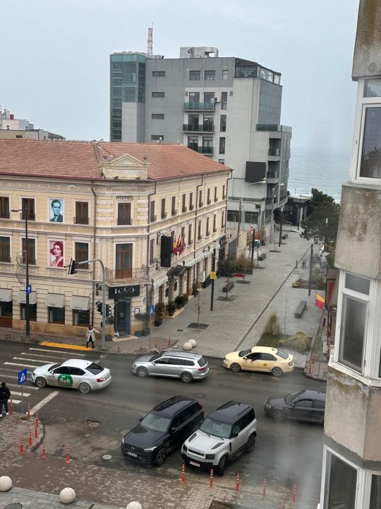 Apartament 3 camere de inchiriat, in zona Centrala -  vedere catre Blvd Mircea – fotografia 4 din 16