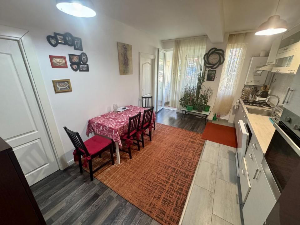 Apartament 3 camere, 50 mp, parter inalt, lift, parcare, zona Terra! – fotografia 1 din 8