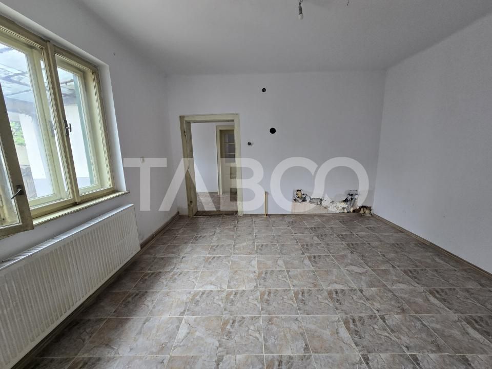 Casa de vanzare cu teren 412 mp pivnita garaj in Terezian Sibiu – fotografia 6 din 34