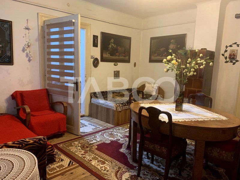 Casa cu 2 camere si gradina de vanzare in Sibiu zona Orasul de jos – fotografia 3 din 19