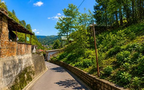 De vânzare teren | 451 mp | Strada Variștei, Schei | Loc de casă