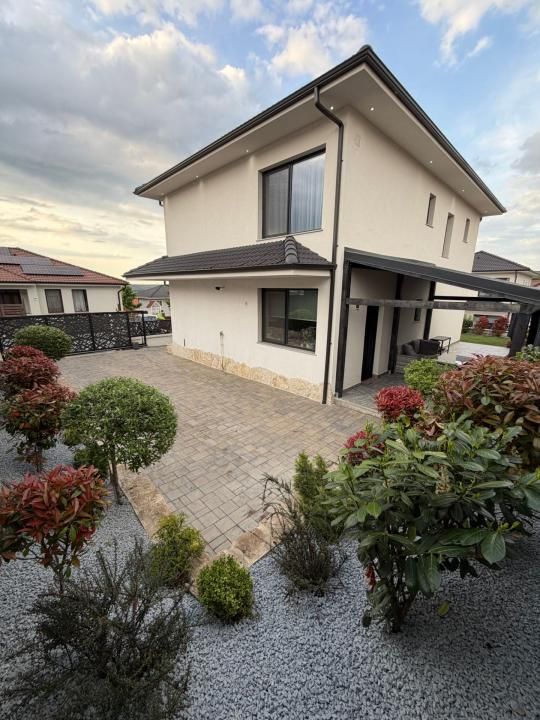 Casa individuala cu 5 camere mobilata utilata, 146 mp, teren 400 mp, Dezmir – fotografia 12 din 14