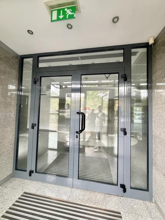 Spatiu comercial In Stefan cel Mare, Stradal, Vitrina 26 ml - Centrala Proprie – fotografia 2 din 21