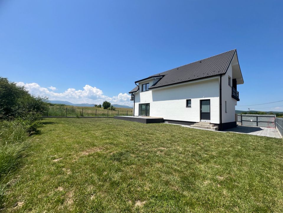 Casă single în Cristian, Sibiu - 4 Camere, 2 Terase, Teren 486 – fotografia 26 din 41