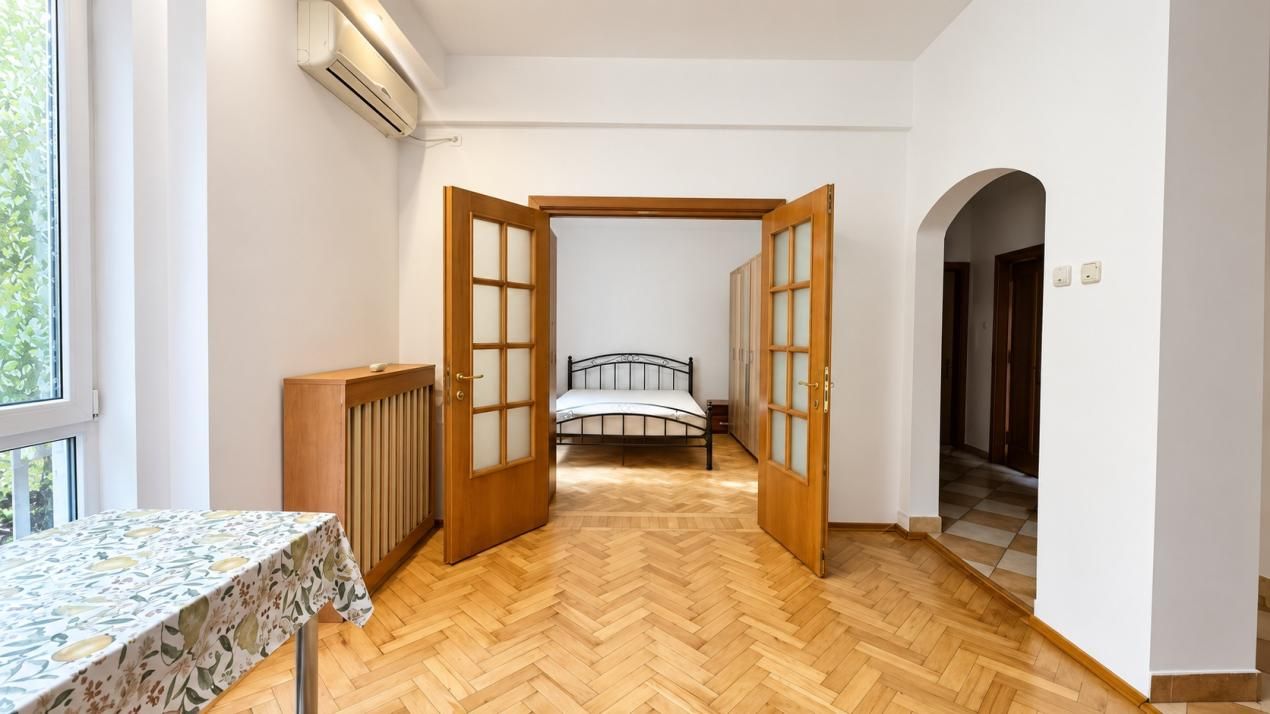 ÎNCHIRIERE UNIVERSITATE – CÂMPINEANU, 2 CAMERE, 60 MP – fotografia 3 din 6