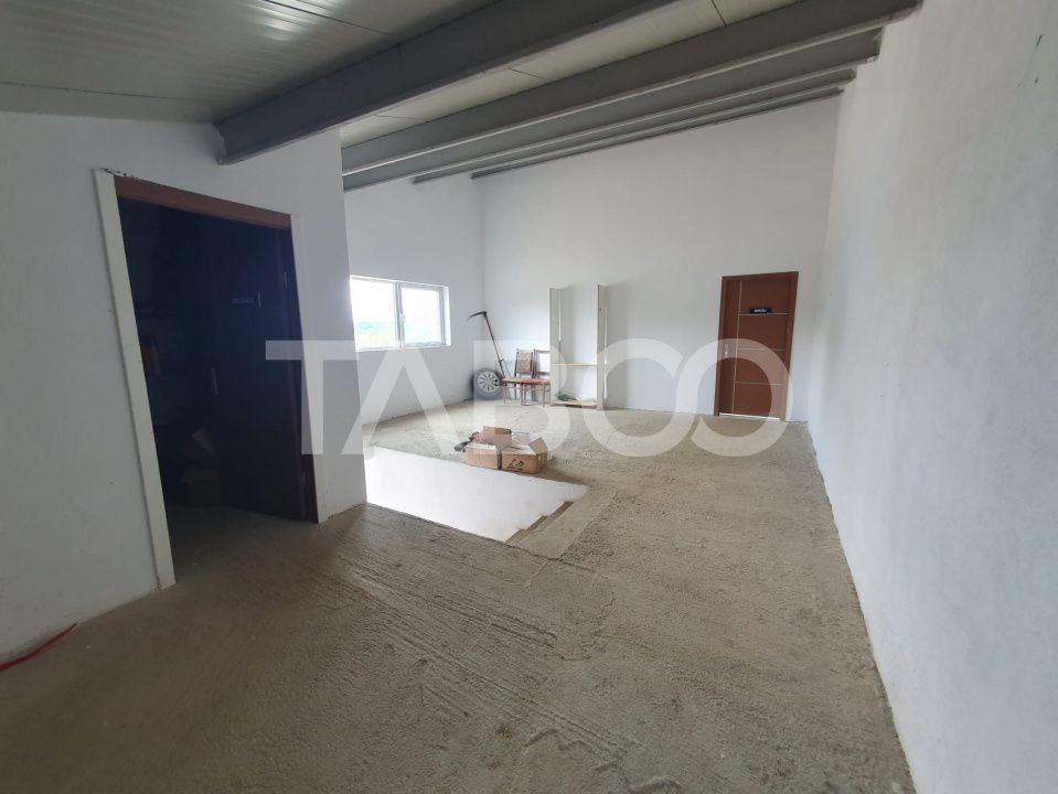 Teren si hala 42.000 mp + zona administrativa la 7 minute de Fagaras – fotografia 7 din 11