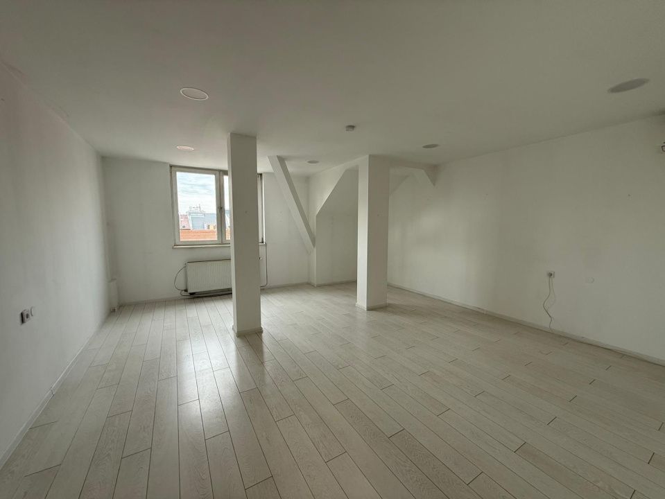 Închiriere spațiu de birouri în ultracentral, 750 EUR – fotografia 6 din 9