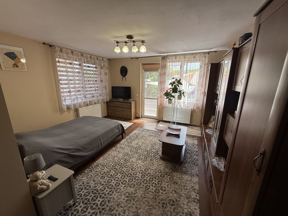 Casa alipită, 208mp utili, 304mp teren, zona PETROM, Baciu – fotografia 7 din 13