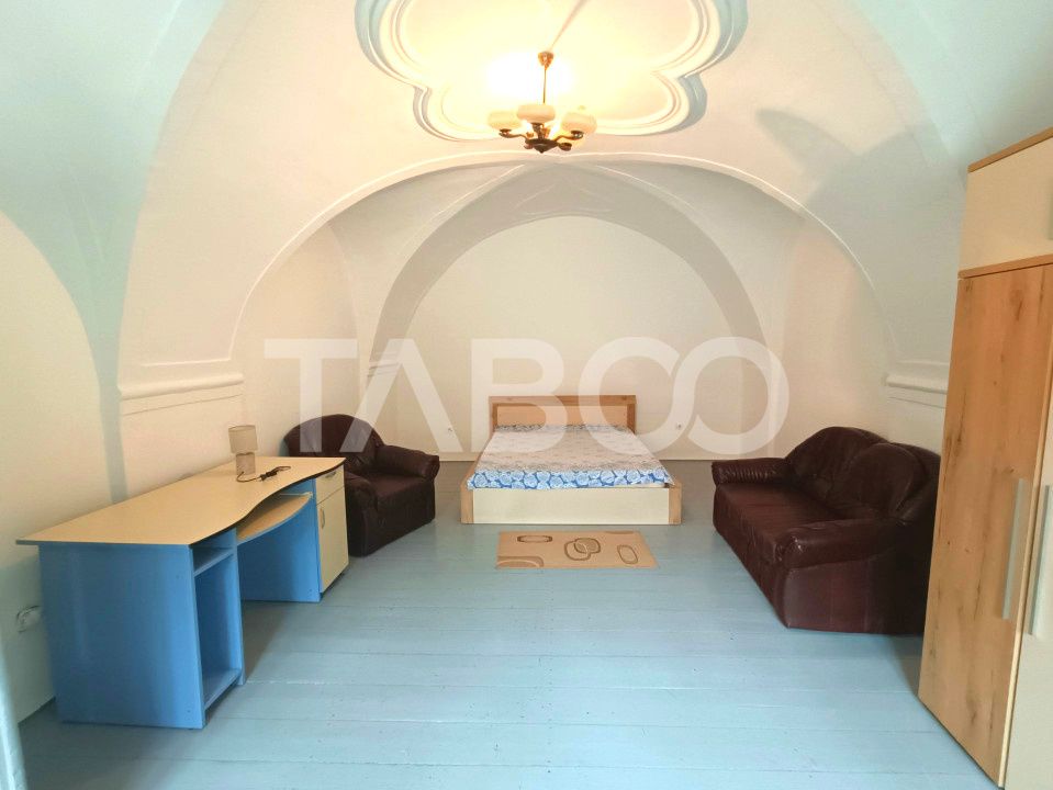 Apartament la casa 3 camere 70 mpu utili in apropiere de Piata Cibin – fotografia 2 din 10