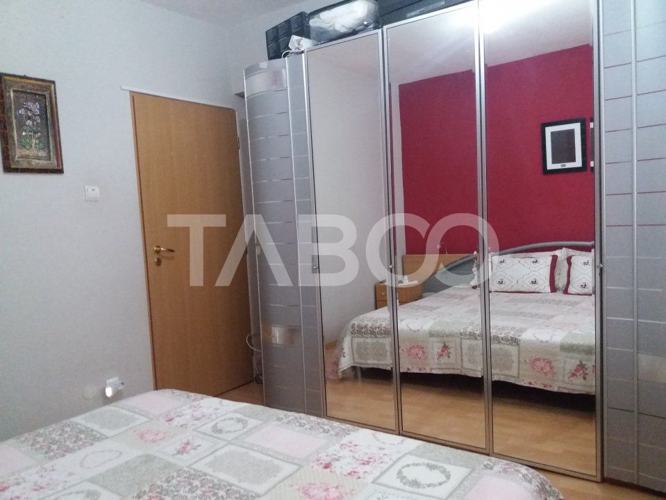 Apartament decomandat 3 camere  2 bai etaj 3 balcon zona buna Cisnadie – fotografia 6 din 13