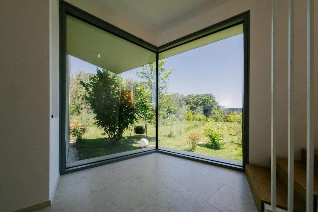 Comunitate exclusivistă - vilă modernă în mijlocul naturii – fotografia 12 din 16