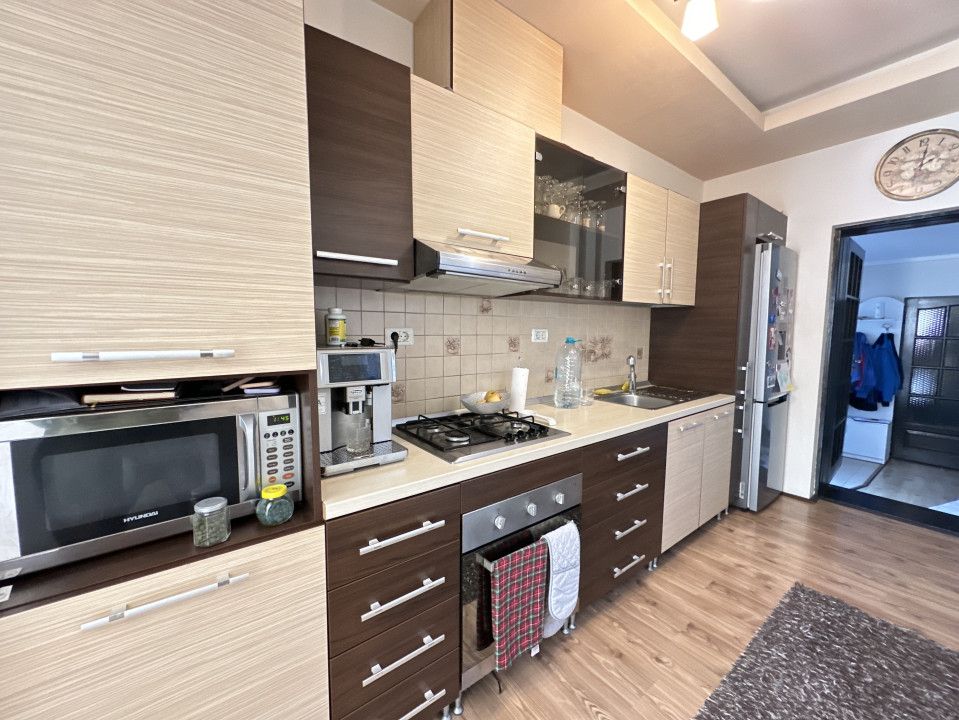 Casa individuală cu 9 camere, 1600 mp teren, 300 mp utili - Sanandrei – fotografia 11 din 18