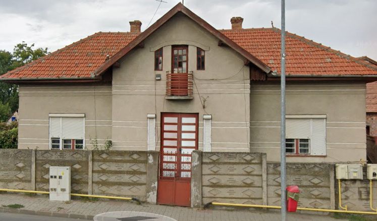 Casa D+P+E Vanzare CENTRU Alba Iulia ideal sediu firma 550 mp teren la 2 Strazi – fotografia 1 din 3