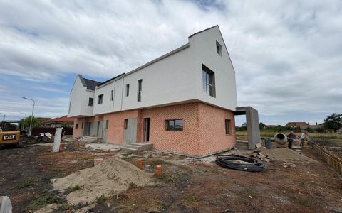 Triplex in Sacalaz | Finisaje premium | 3 camere | Asfalt | 2 terase