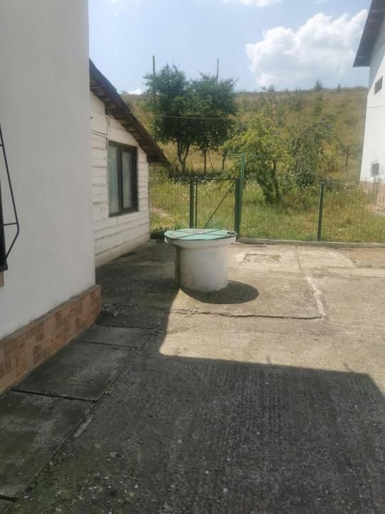 Casă spațioasă de închiriat în Ungureni – Dambovita – fotografia 22 din 24