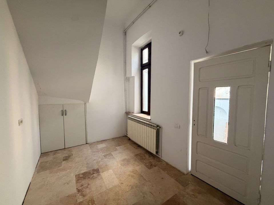 Vilă P+2+M | Pretabil Firma/Studio Foto/Video/Pilates/ Ultracentral | 3 intrări – fotografia 30 din 30