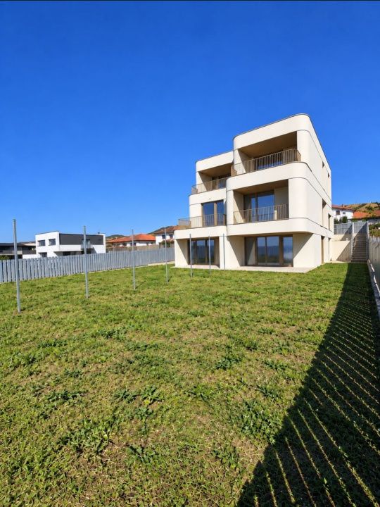 Casă modernă NZEB cu arhitectură deosebită| Voroneț – fotografia 3 din 9