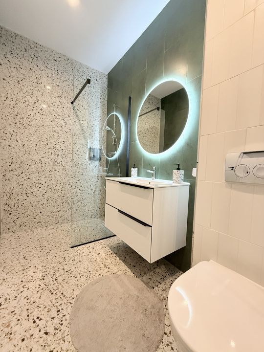 Apartament cu 2 camere de inchiriat cu vedere la mare- Axxis – fotografia 7 din 9