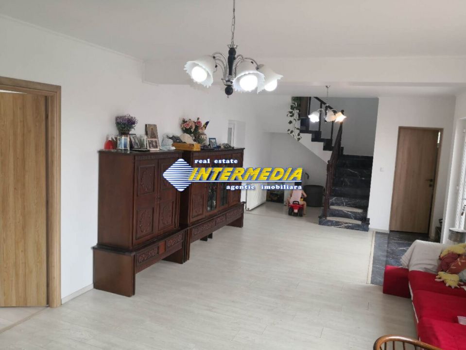Casa Ciugud 4 camere COMISION ZERO cumparare cu garaj teren 453 mp. finisata – fotografia 6 din 13