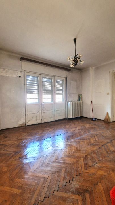 Vila cu curte de vanzare ULTRACENTRAL - 442.7 mp, 72 mp curte libera, 2 garaje – fotografia 7 din 19