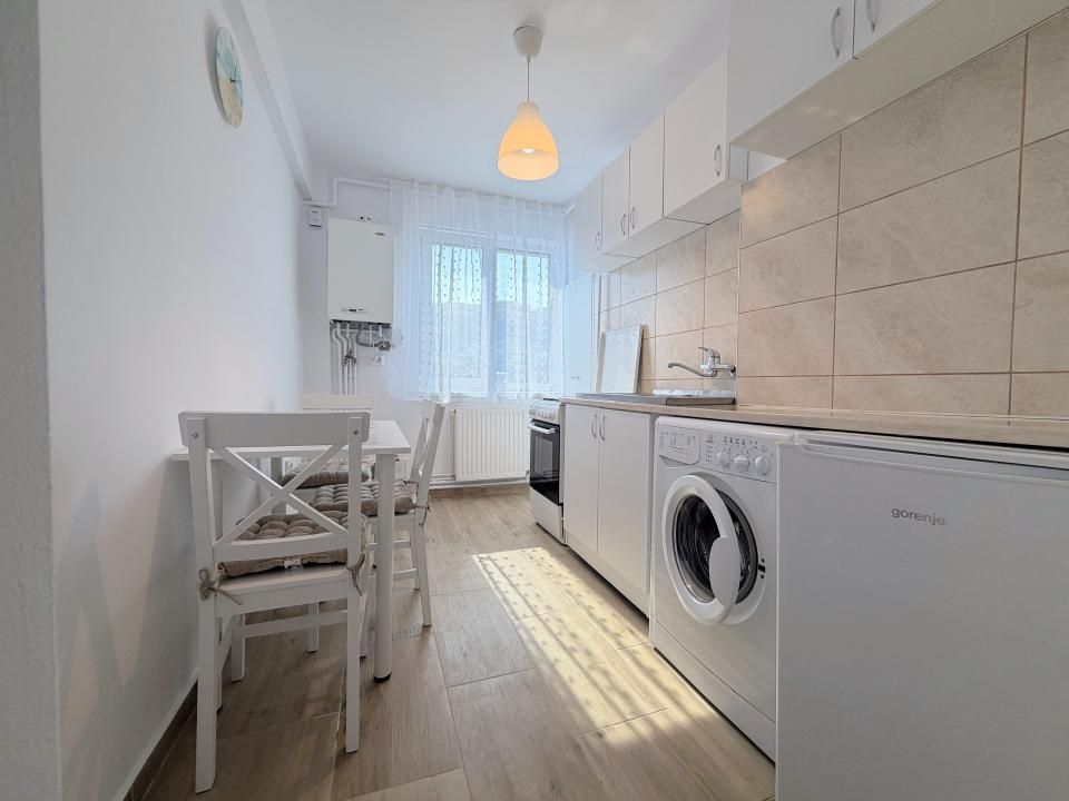 Apartament de inchiriat, 2 camere, central, renovat recent – fotografia 3 din 15