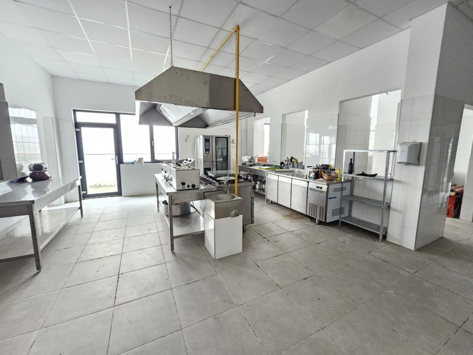 EXCLUSIVITATE! Restaurant de vanzare, Mobilat/Utiliat, 565 mp,cu teren 5.000 mp! – fotografia 9 din 27