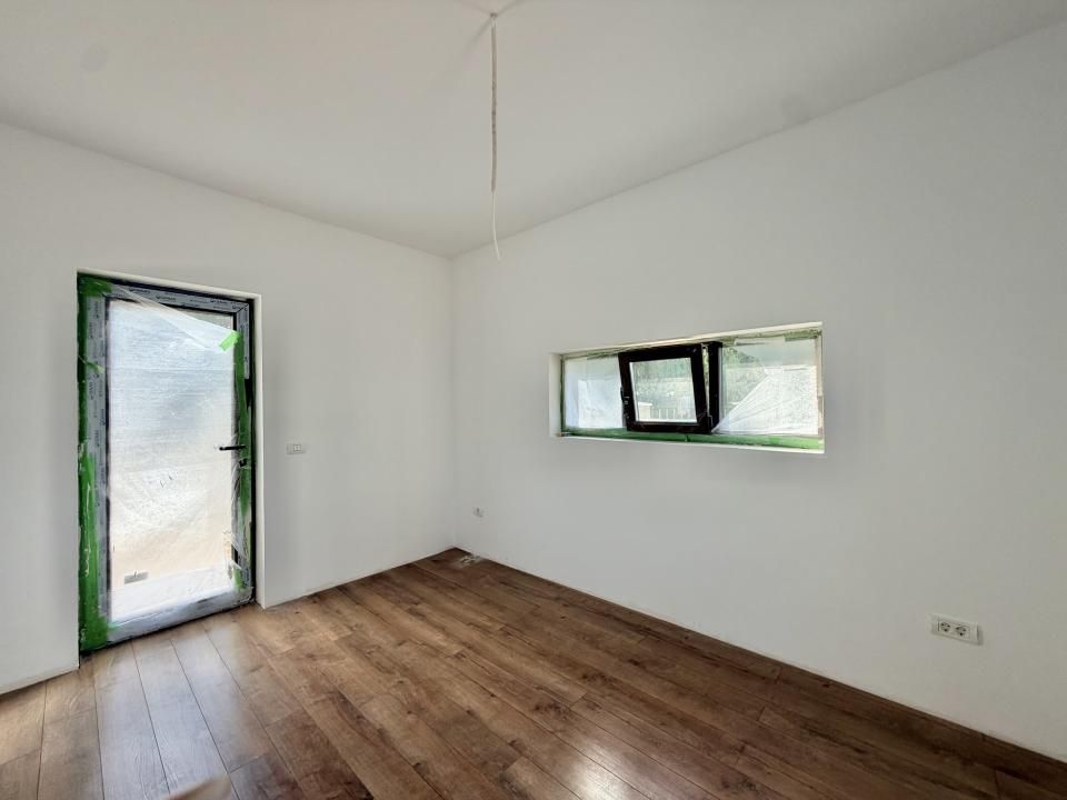 Duplex 4 camere+ spatiu comercial, 120 utili, 260 teren in Giroc – fotografia 9 din 19