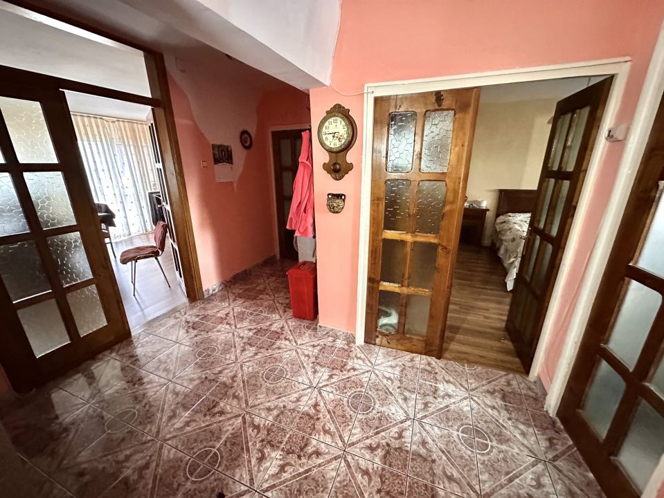 Vanzare Apartament 4 camere modificat in 3 CETATE M-uri vedere Parc 2 bai 2 balc – fotografia 12 din 17