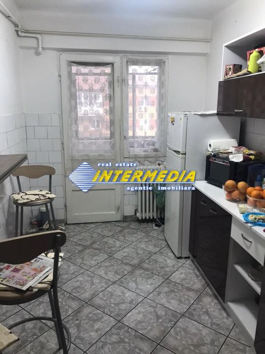 Vanzare apartament 4 camere deco  bai 2 balcoane CETATE Closca bloc proprietate – fotografia 3 din 10