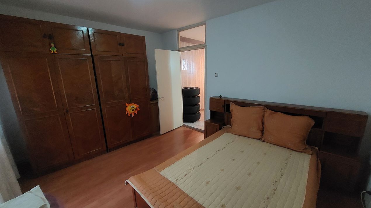 Apartament 2 camere decomandat, etajul 1, George Enescu, zona Liceul de Chimie – fotografia 2 din 5