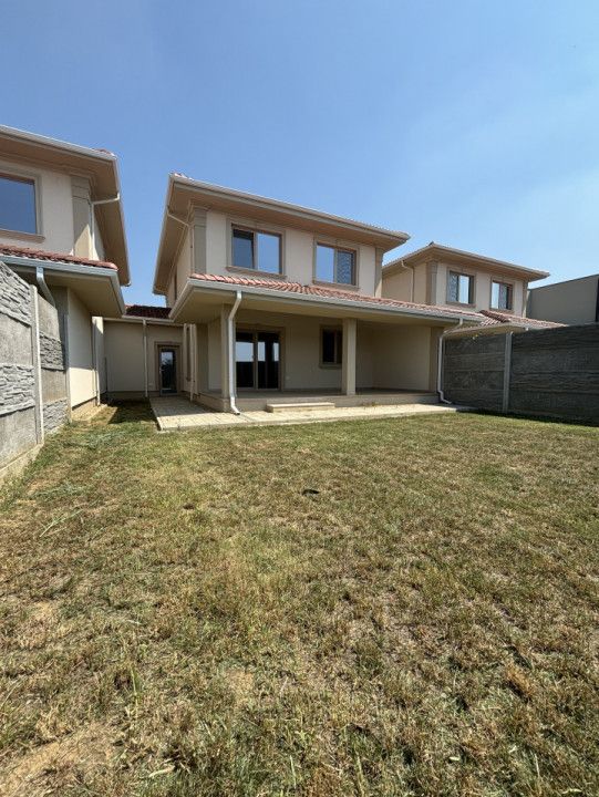 Casa 5 camere, 142mp, 300mp teren, despartita prin GARAJ in Giroc – fotografia 16 din 16