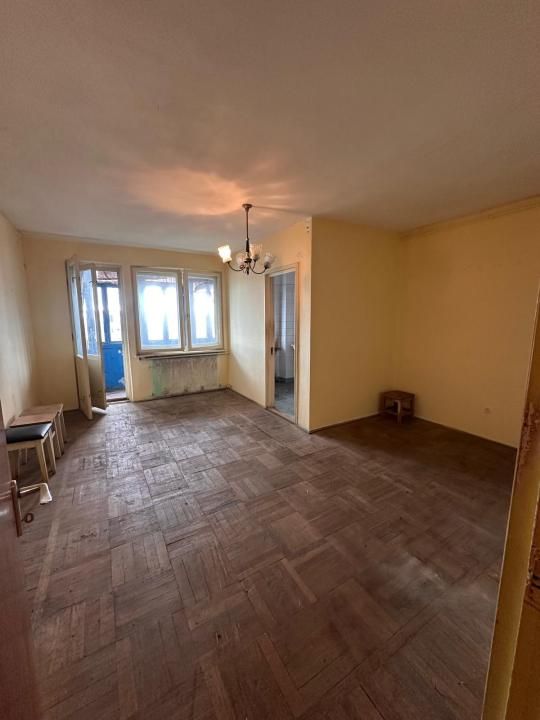 Garsonieră cu balcon de vânzare în zona Tomis III – vedere superbă către oraș – fotografia 3 din 7