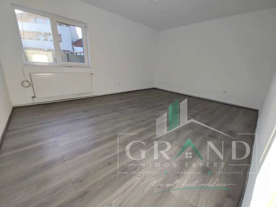 Casa Moderna | 5 Camere | Curte Interioara | Garaj | Parcare | Iris/Oasului – fotografia 4 din 8