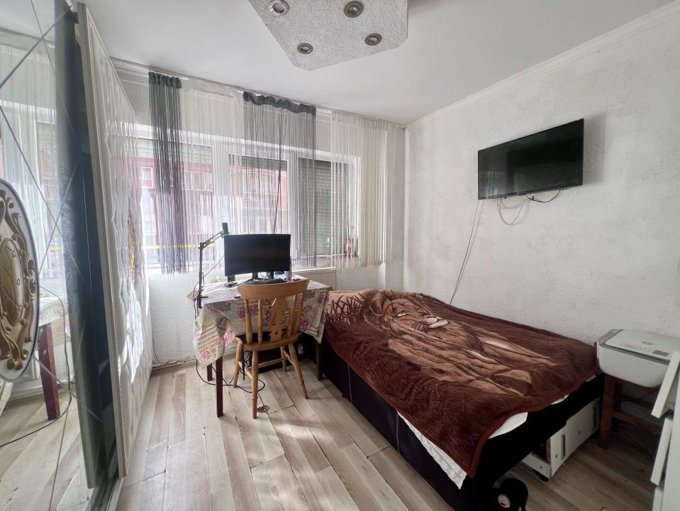Garsoniera, 16mp utili, parter, zona UMT – fotografia 4 din 6