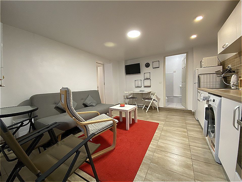 Ultracentral Brașov | Studio cu terasă 25 mp & vedere Tâmpa | 0% comision – fotografia 3 din 12