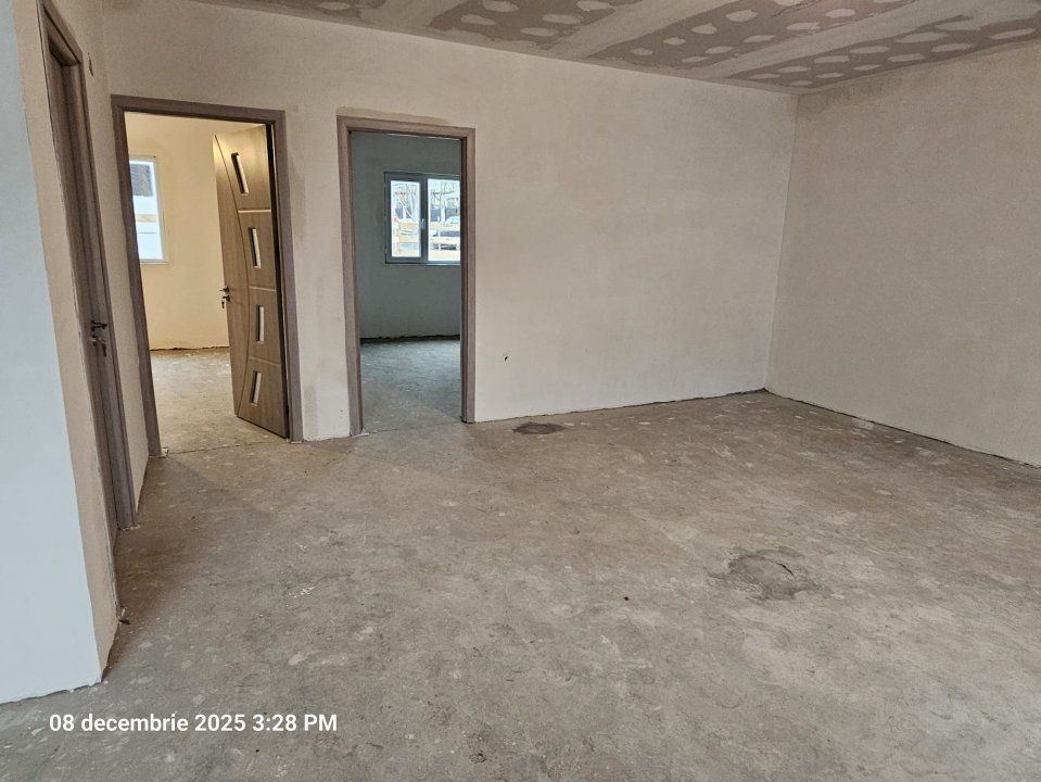 Vila in centrul localitatii Lumina – fotografia 5 din 7