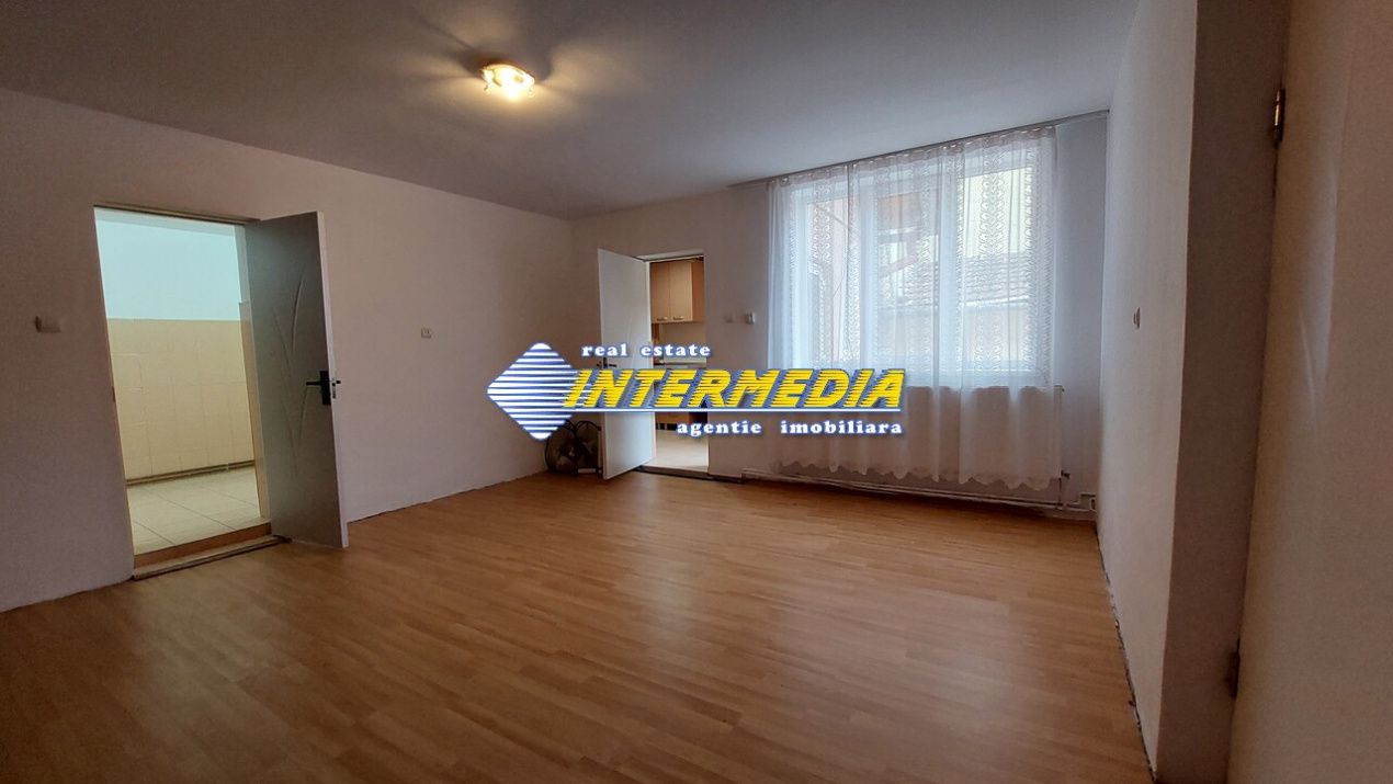 Apartament cu 2 camere la casa in Blaj, zona Centrala – fotografia 3 din 6