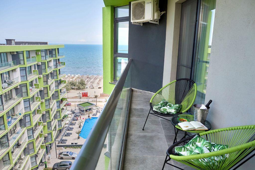 Apartament Alezzi Beach vedere la mare – fotografia 1 din 20