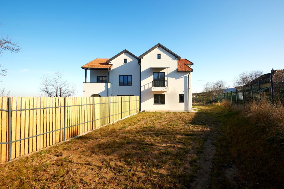 Duplex modern Feleacu cu vedere panoramica spre Cluj – fotografia 2 din 21
