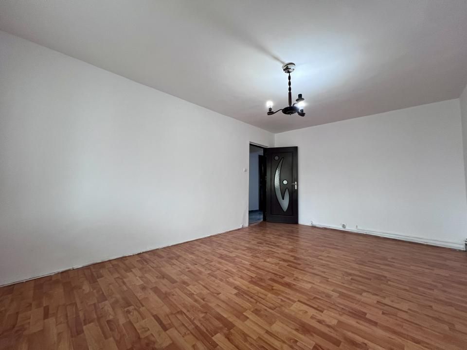 Apartament spatios, 3 camere, decomandat, 65 mp utili - Modern – fotografia 1 din 11