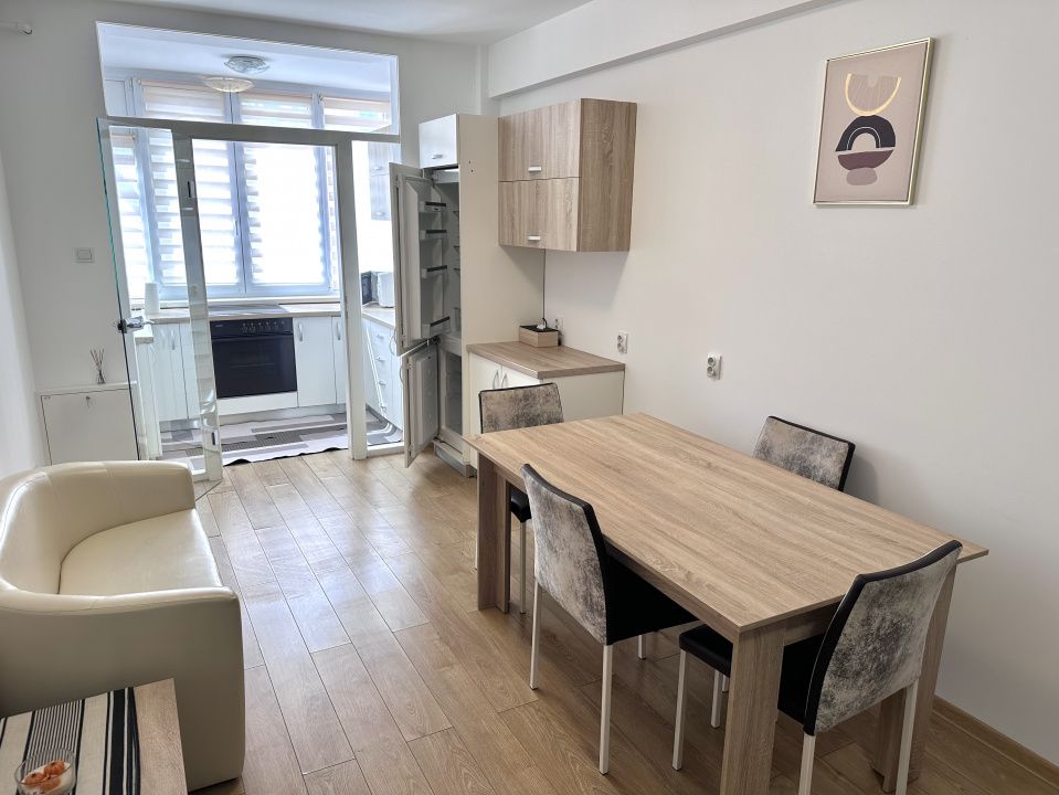 Apartament 2 Camere CENTRU Bloc Nou de Inchiriat Balcon MOBILAT Parcare – fotografia 2 din 14