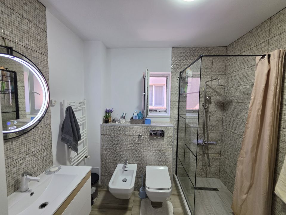 Oportunitate! Casa la sol cu pod amenajat, 4 camere, mobilata utilata, Valu Tr! – fotografia 7 din 12
