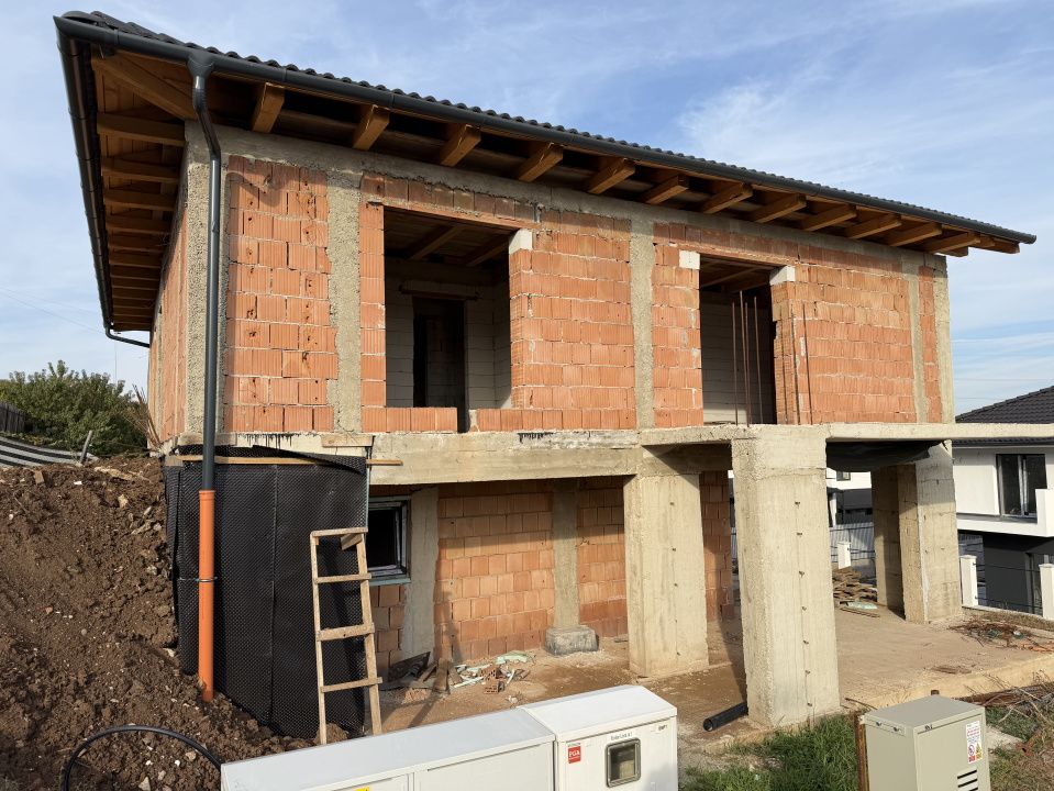 CASĂ LA ROȘU P+1 | CETATE – PIAȚA | TEREN 500 MP |VEDERE PANORAMICA | Bransa – fotografia 6 din 6