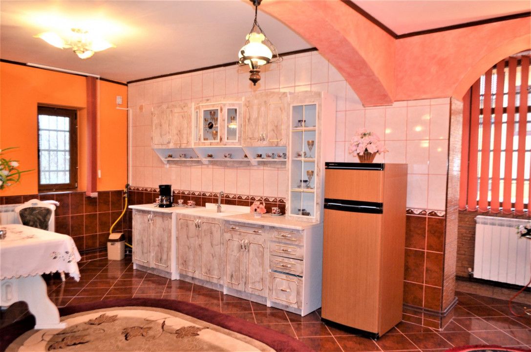 Vila spatioasa de vanzare in zona Kamsas – fotografia 8 din 34