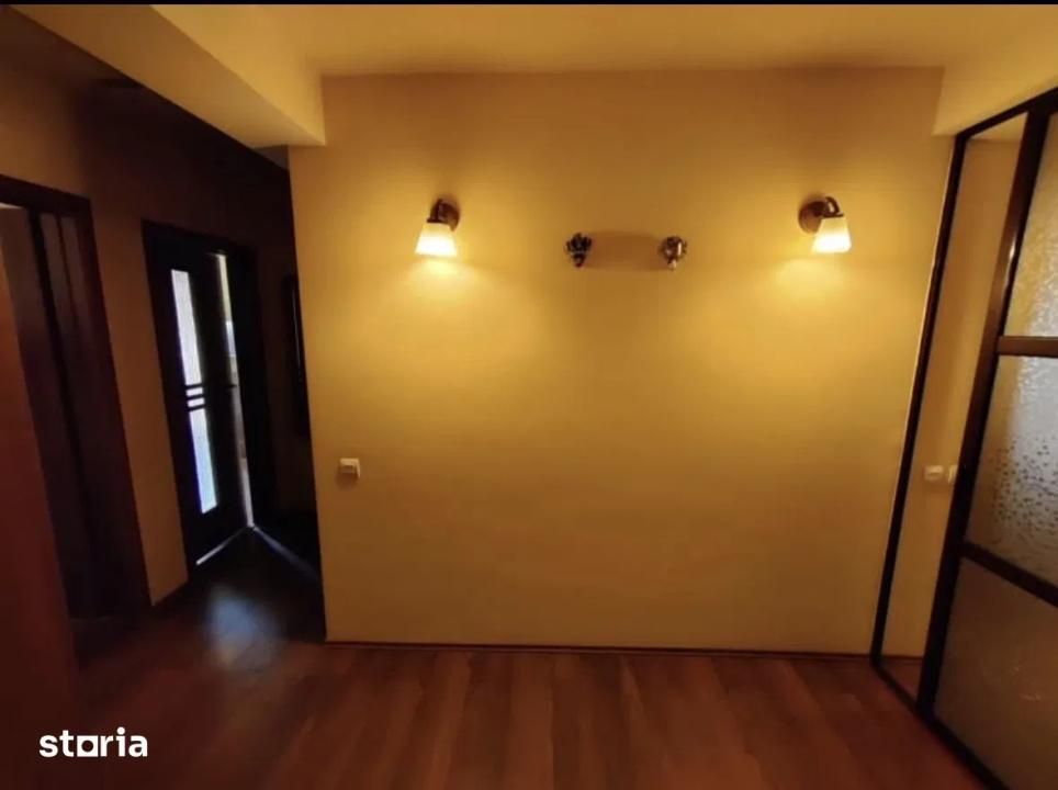 Apartament 3 camere, balcon, garaj individual, zona Stejarului – fotografia 8 din 9