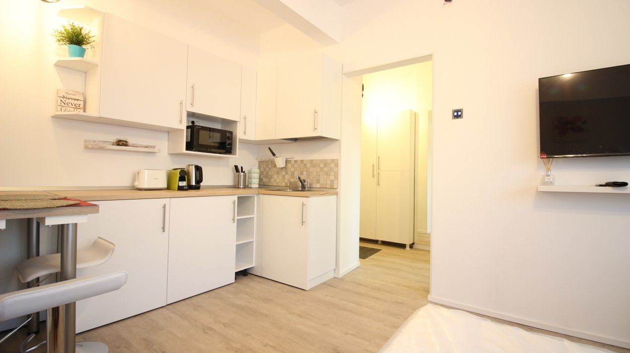 Piața Universității – 2 camere, 2 băi, mobilate modern, etaj 1/8, ideale Airbnb – fotografia 6 din 24