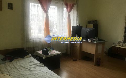 Casa de vanzare cu 3 camere in Alba Iulia zona Centru