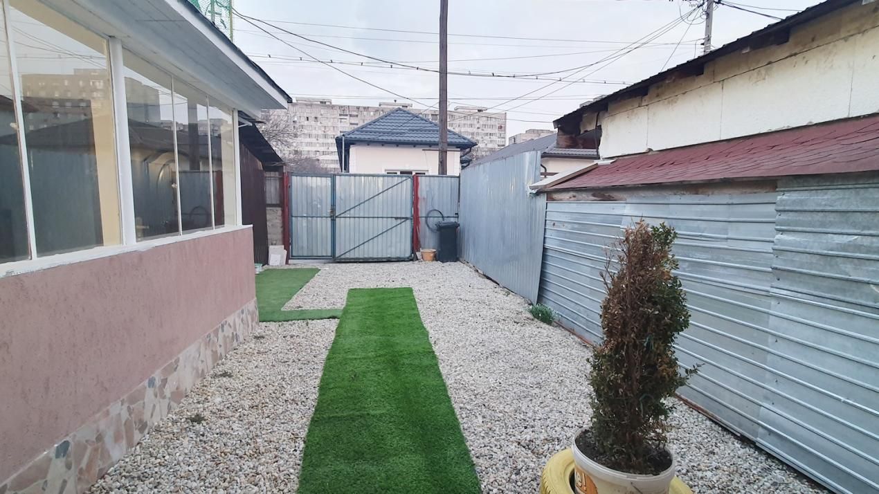 Casă 5 camere în Sectorul 5, Str. Flautului, Excelent conectată, zonă liniștita – fotografia 1 din 12