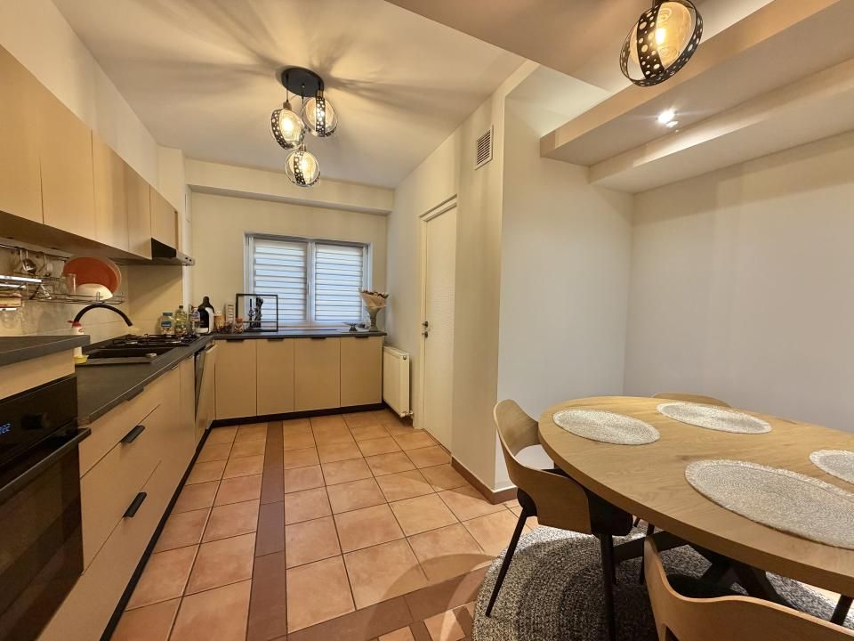 Apartament 3 camere, renovat, lift, 2 bai, zona Modern – fotografia 4 din 14
